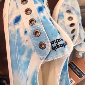 NEW Simply Southern W-8 blue white Tie-dyed no lace sneakers